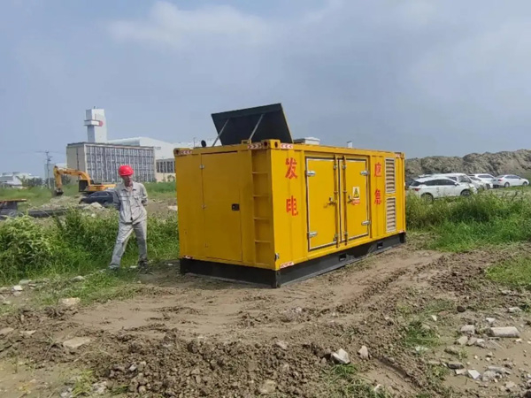 江汉200KW柴油发电机机组每小时的油耗量受哪些因素影响？