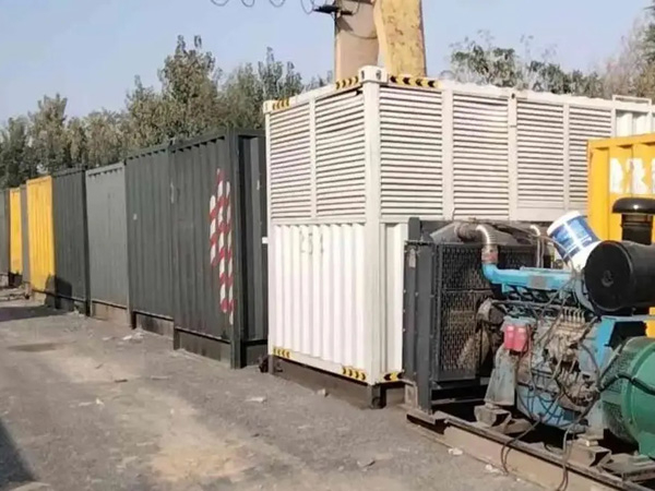 江汉200KW柴油发电机机组每小时油耗是多少？